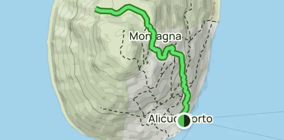 Sentier en marches de pierre vers le sommet du Filo dell'Arpa